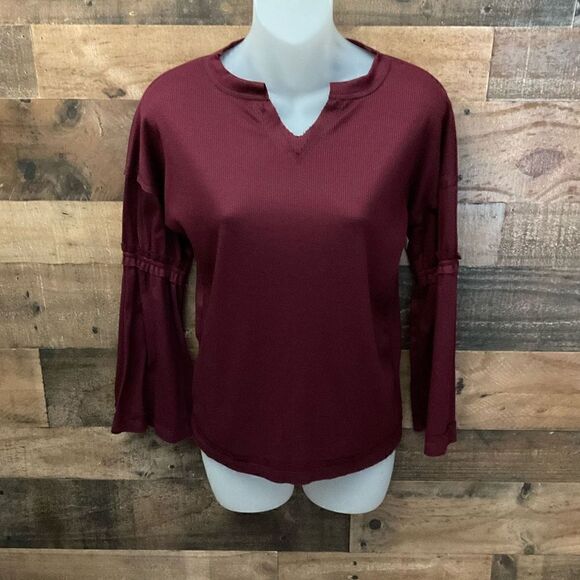 Baea Top V-Neck Blouse Bell Sleeves Maroon Bordeaux Burgundy Size Medium - Picture 9 of 9